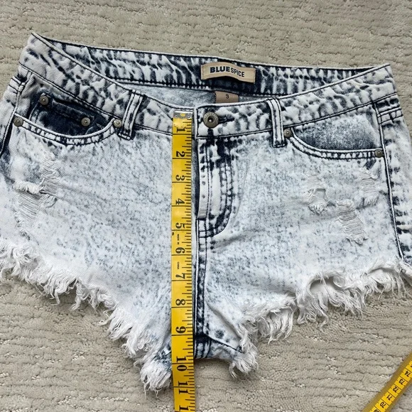 Blue Spice Acid Wash Distressed Denim Jean Shorts Frayed Festival Outfit Size 9 - Picture 13 of 13